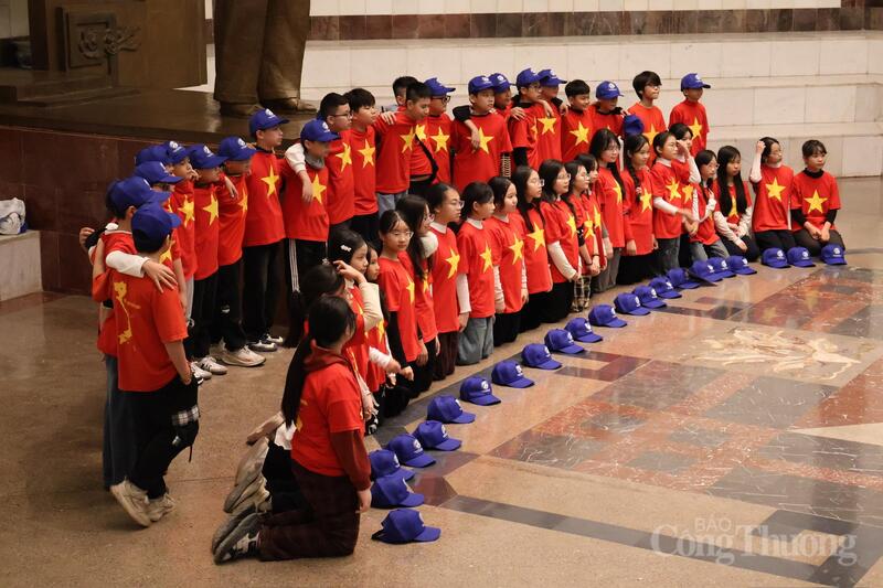 Hoạt động tham quan bảo tàng góp phần lan tỏa tình yêu lịch sử trong giới trẻ.
