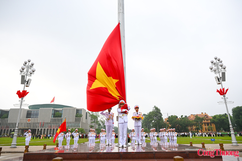 Đội 1, Đoàn 275 vinh dự được giao nhiệm vụ thực hiện nghi lễ suốt 25 năm qua.