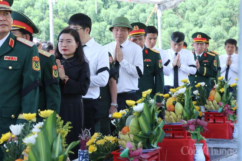 Thường trực Ban Bí thư dự Lễ viếng, truy điệu liệt sỹ tại Hà Tĩnh - 7