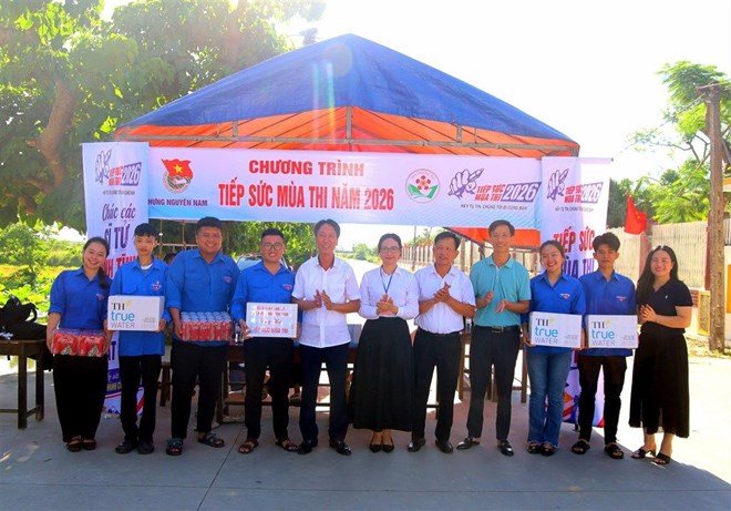 Tiếp sức gần 50.000 sĩ tử Nghệ An thi vào lớp 10