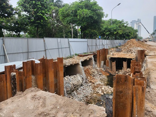 Tuyến cống ngầm trên đường Hoàng Minh Thảo. Ảnh: Minh Hạnh