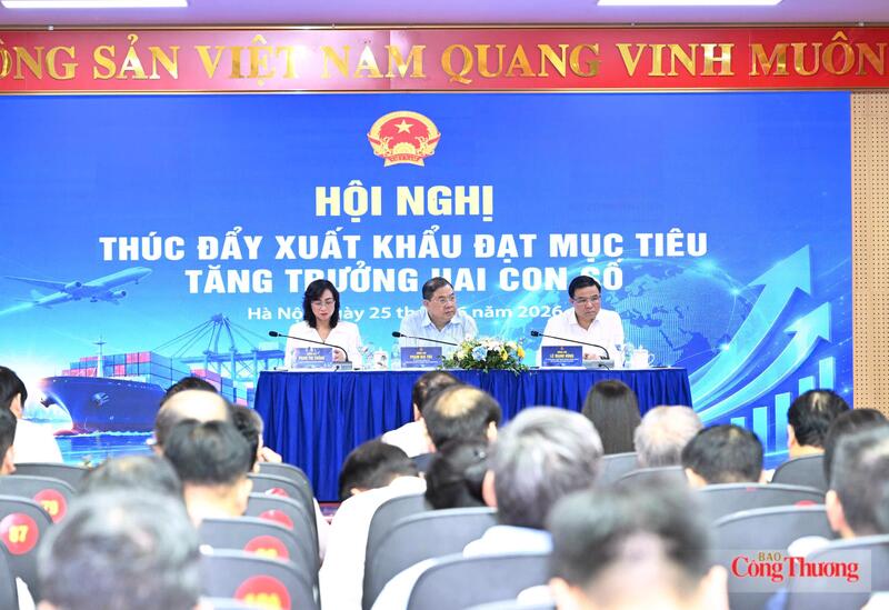 Hội nghị thúc đẩy xuất khẩu hướng tới mục tiêu tăng trưởng hai con số do Bộ Công Thương tổ chức, dưới sự chủ trì của Phó Thủ tướng Thường trực Chính phủ Phạm Gia Túc. Ảnh: Cấn Dũng