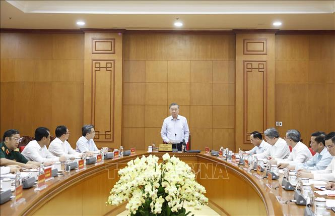 Tổng Bí thư, Chủ tịch nước Tô Lâm phát biểu tại buổi làm việc với đại diện Đảng ủy Chính phủ và các cơ quan liên quan về công tác phòng, chống bão, lũ, thiên tai cực đoan và biến đổi khí hậu từ nay đến hết năm 2026. Ảnh: Thống Nhất/TTXVN