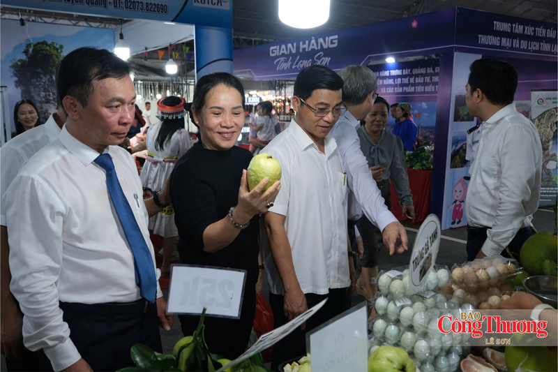 Giai đoạn 2013 - 2025, tỉnh Khánh Hòa có 33 sản phẩm của 33 cơ sở được Bộ Công Thương công nhận là sản phẩm công nghiệp nông thôn tiêu biểu cấp quốc gia.