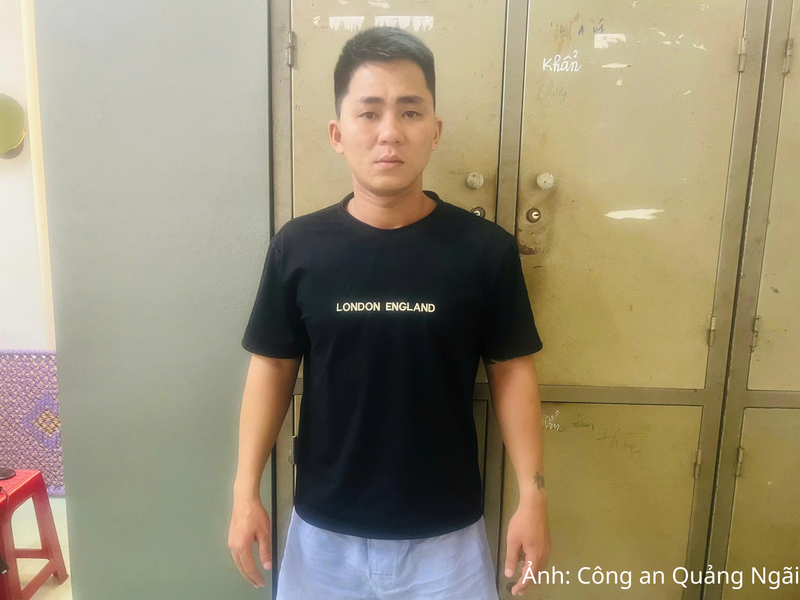 Đối tượng cầm đầu đường dây cá độ bóng đá Nguyễn Đức Nghiêm tại cơ quan điều tra