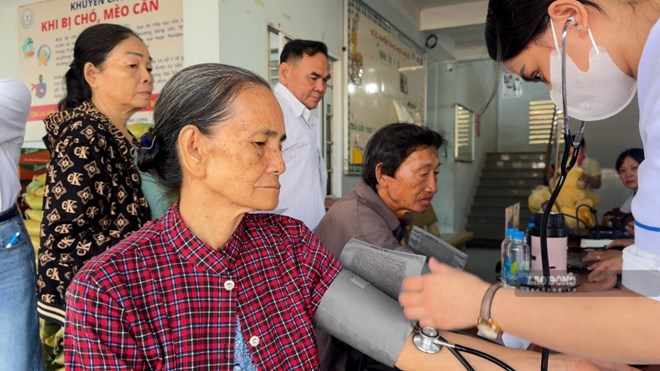 Đạt gần 43%, Vĩnh Long tăng tốc khám sức khỏe miễn phí toàn dân