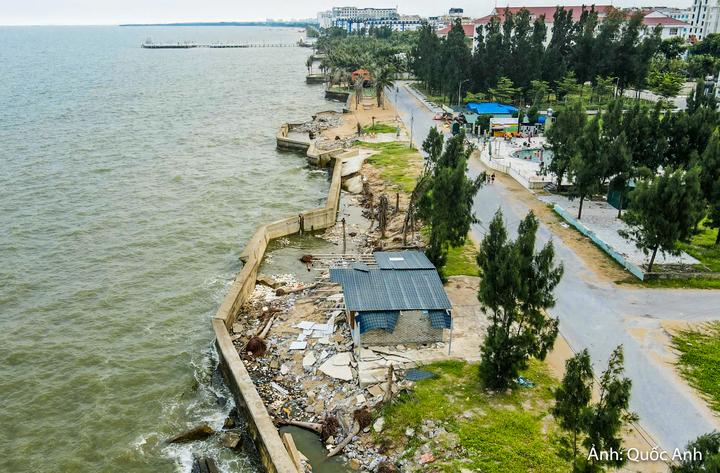 Đợt mưa bão năm 2025 gây thiệt hại nghiêm trọng cho tuyến kè và đường giao thông ven biển Hải Tiến