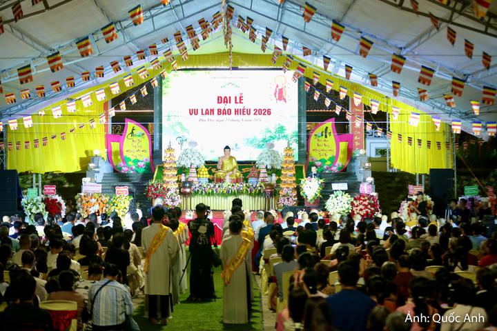 Toàn cảnh Đại lễ Vu Lan báo hiếu tại chùa Kim Sơn Lạc Hồng