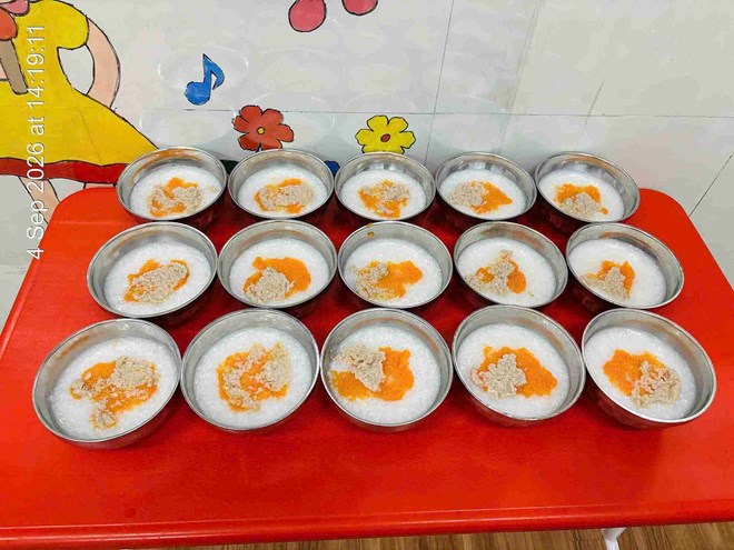 Chủ tịch Khánh Hòa chỉ đạo siết chặt việc cung cấp suất ăn bán trú