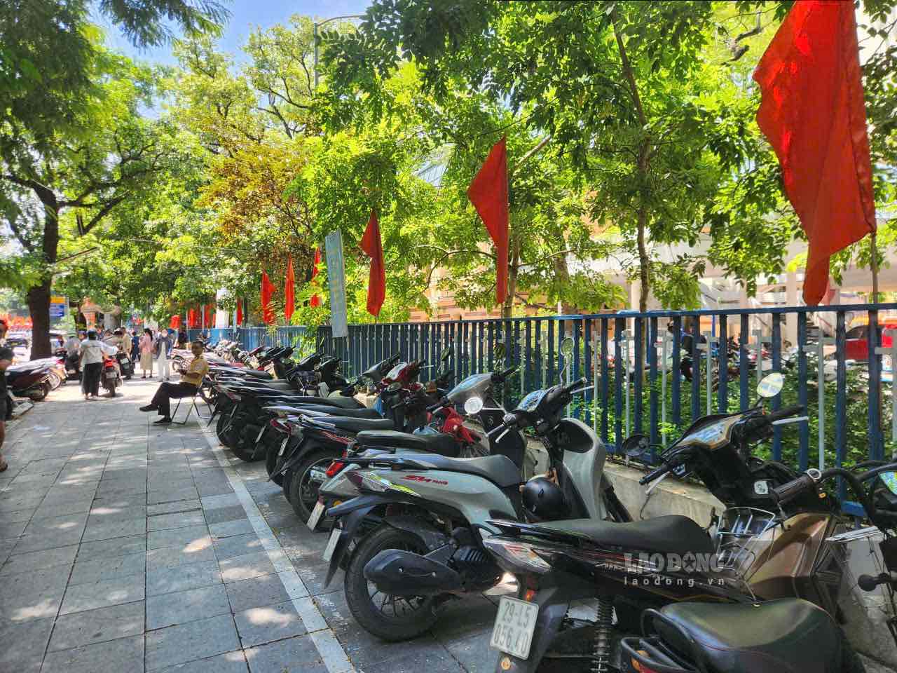 Điểm trông giữ xe miễn phí tại Hà Nội dịp Quốc khánh 2.9. Ảnh Vi Vy chụp 1.9.2026.