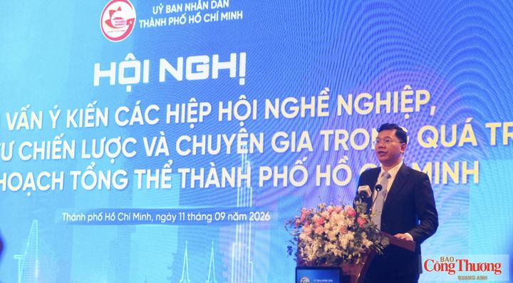 Ông Hoàng Nguyên Dinh, Phó Chủ tịch UBND TP. Hồ Chí Minh phát biểu tại hội nghị.
