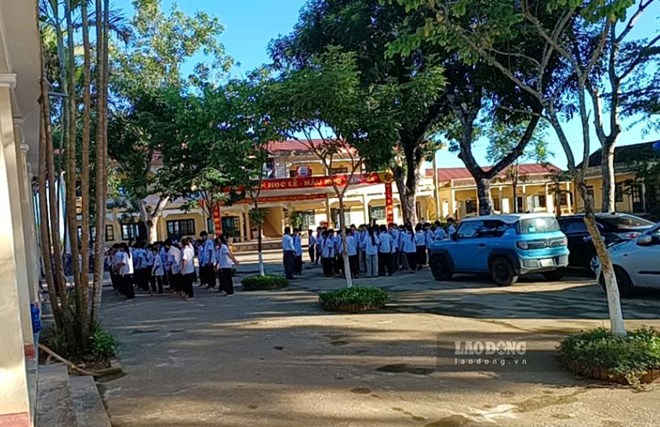 Gần 2.000 học sinh Thanh Hóa trở lại trường sau nhiều ngày ngập lụt