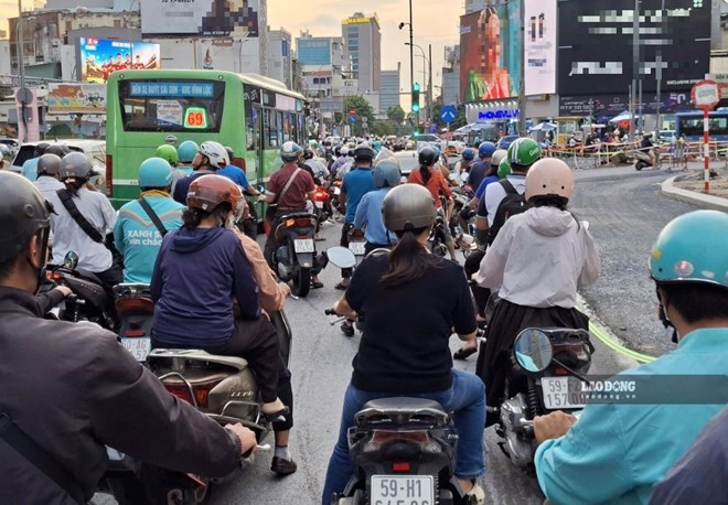 13 tuyến xe buýt TPHCM điều chỉnh hành trình để thi công Metro số 2